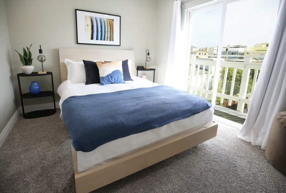 High End Beach House | Steps to Beach - Oxnard, California