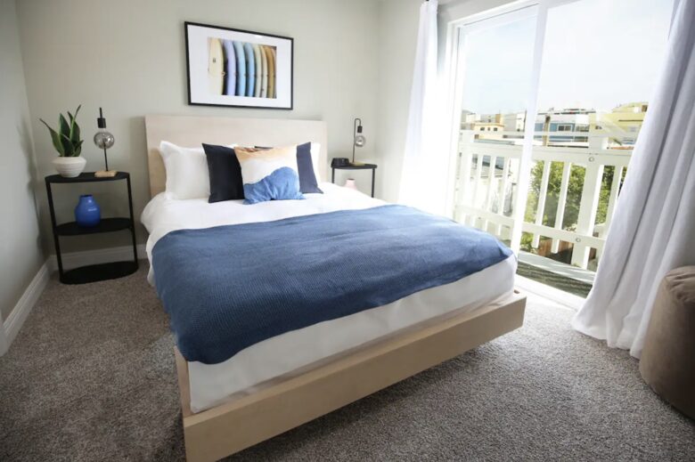 High End Beach House | Steps to Beach - Oxnard, California