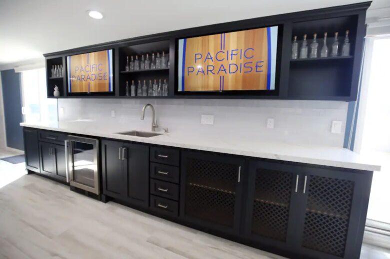 High End Beach House | Steps to Beach - Oxnard, California