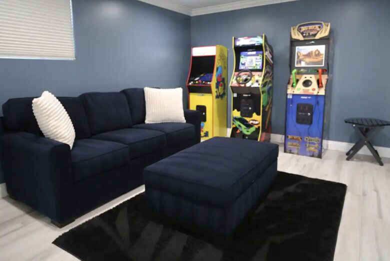 High End Beach House | Steps to Beach - Oxnard, California