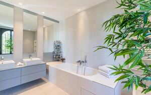 Villa Paradiso - Cannes, France