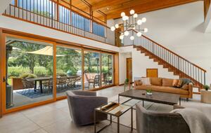 Pure Luxury: Casa Gaga Estates- Vineyard Retreat - Geyserville, California