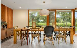 Pure Luxury: Casa Gaga Estates- Vineyard Retreat - Geyserville, California