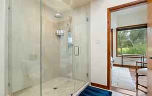 Pure Luxury: Casa Gaga Estates- Vineyard Retreat - Geyserville, California