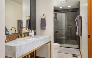 Pure Luxury: Casa Gaga Estates- Vineyard Retreat - Geyserville, California