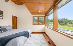 Pure Luxury: Casa Gaga Estates- Vineyard Retreat - Geyserville, California