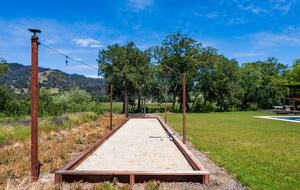 Pure Luxury: Casa Gaga Estates- Vineyard Retreat - Geyserville, California