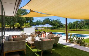 Pure Luxury: Casa Gaga Estates- Vineyard Retreat - Geyserville, California