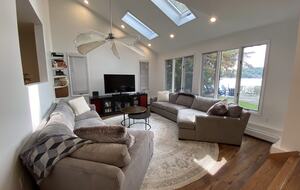 70's Glamour Lakefront Retreat - Hewitt, New Jersey