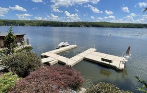 70's Glamour Lakefront Retreat - Hewitt, New Jersey