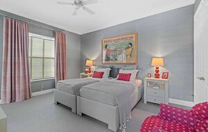 Exclusive Jupiter Sanctuary with Pool - Jupiter, Florida