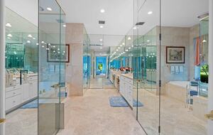 Exclusive Jupiter Sanctuary with Pool - Jupiter, Florida