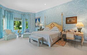 Exclusive Jupiter Sanctuary with Pool - Jupiter, Florida