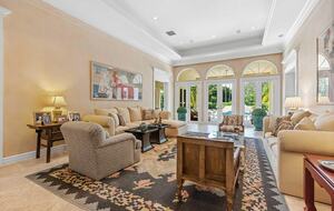 Exclusive Jupiter Sanctuary with Pool - Jupiter, Florida