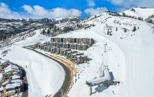 Premier Ski-In/Ski-Out Apex Townhome with Private Hot Tub - Park City, Utah