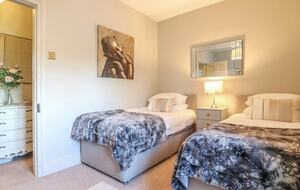 The Coach House - Burton Le Coggles, United Kingdom