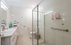 Atherstone | Large Spacious Home, Close Walk to Beaches - Yamba, Australia