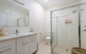 Atherstone | Large Spacious Home, Close Walk to Beaches - Yamba, Australia