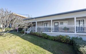 Atherstone | Large Spacious Home, Close Walk to Beaches - Yamba, Australia