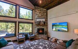 Gorgeous Cabin Getaway | Steps from Lake Cascade - Donnelly, Idaho