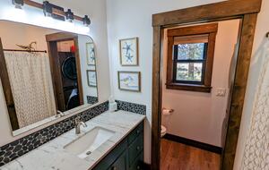 Gorgeous Cabin Getaway | Steps from Lake Cascade - Donnelly, Idaho