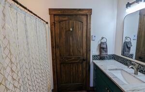 Gorgeous Cabin Getaway | Steps from Lake Cascade - Donnelly, Idaho