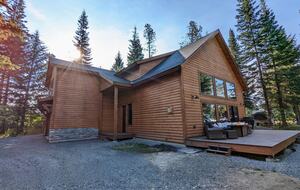 Gorgeous Cabin Getaway | Steps from Lake Cascade - Donnelly, Idaho