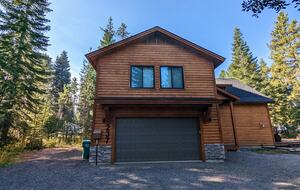 Gorgeous Cabin Getaway | Steps from Lake Cascade - Donnelly, Idaho