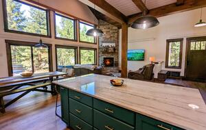 Gorgeous Cabin Getaway | Steps from Lake Cascade - Donnelly, Idaho