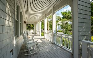 1st Floor Entry & Porch