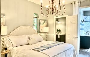 Exquisite Designer’s Home in a Prestigious Gated Community - Naples, Florida