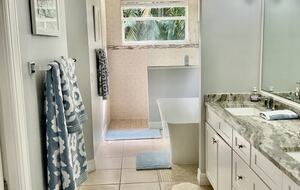 Exquisite Designer’s Home in a Prestigious Gated Community - Naples, Florida