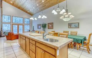 Elk Tracks Lodge - Easton, Washington