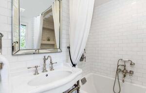 Elegant Contemporary Retreat in Hollywood Knolls - Los Angeles, California