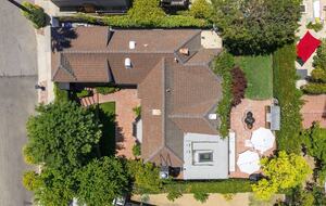 Elegant Contemporary Retreat in Hollywood Knolls - Los Angeles, California