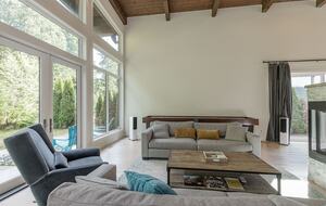 Tranquil Modern Retreat in the Sea-to-Sky Corridor - Squamish, Canada