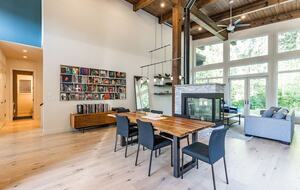 Tranquil Modern Retreat in the Sea-to-Sky Corridor - Squamish, Canada