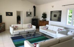 Tri-Residence Villa with Pool in Provence - Gargas, France