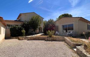 Tri-Residence Villa with Pool in Provence - Gargas, France