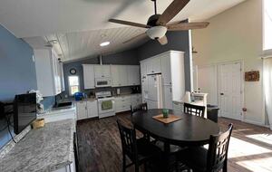 Charming Coastal Getaway with Private Outdoor Spaces - Baywood-Los Osos, California