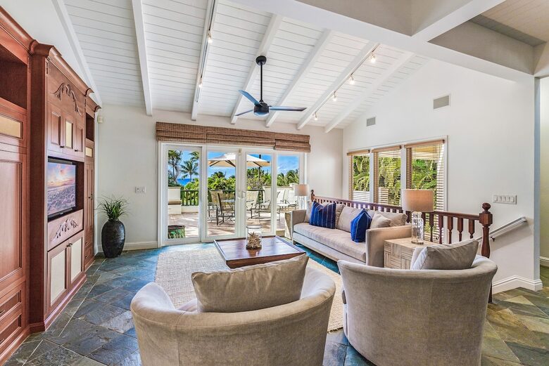 Rock Legend’s Maui Escape - Lahaina, Hawaii