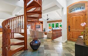 Rock Legend’s Maui Escape - Lahaina, Hawaii