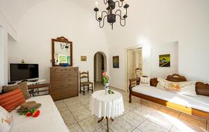 Amoni House – Authentic Village Stay in Santorini - Pyrgos Kallistis, Santorini, Greece