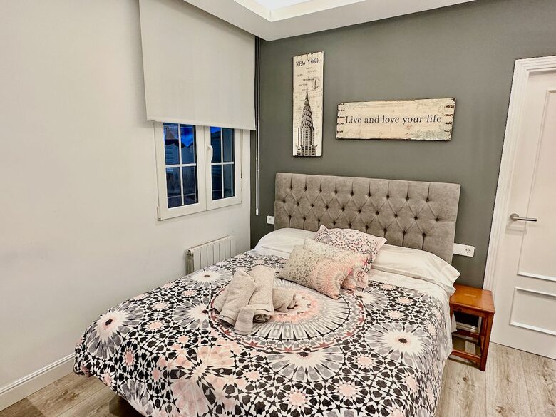 2 BD Apartment Close To Guggenheim - Bilbao, Spain