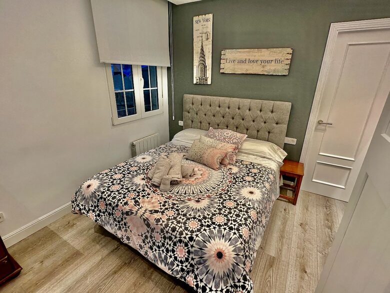 2 BD Apartment Close To Guggenheim - Bilbao, Spain