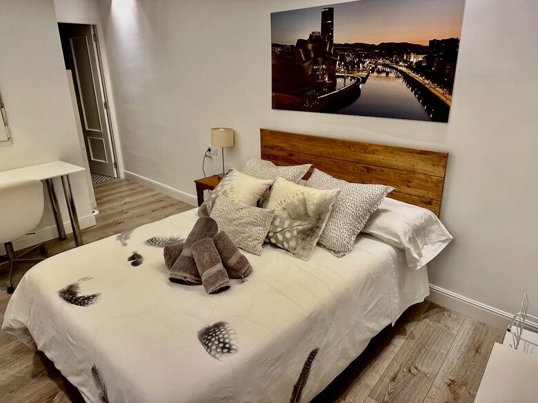 2 BD Apartment Close To Guggenheim - Bilbao, Spain