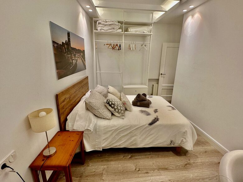 2 BD Apartment Close To Guggenheim - Bilbao, Spain