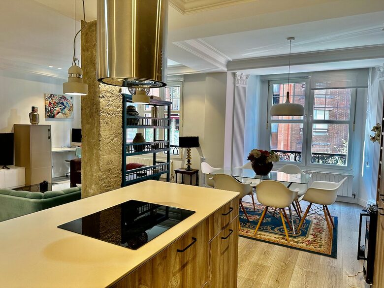 2 BD Apartment Close To Guggenheim - Bilbao, Spain