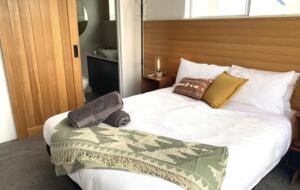 Stylish Apartment on Burleigh Heads Beachfront - Gold Coast, Australia