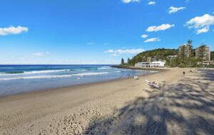 Stylish Apartment on Burleigh Heads Beachfront - Gold Coast, Australia
